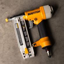 BOSTITCH BTFP1850K - BOSTITCH Brad Nailer, 18 Gauge, Pneumatic, 2-Inch